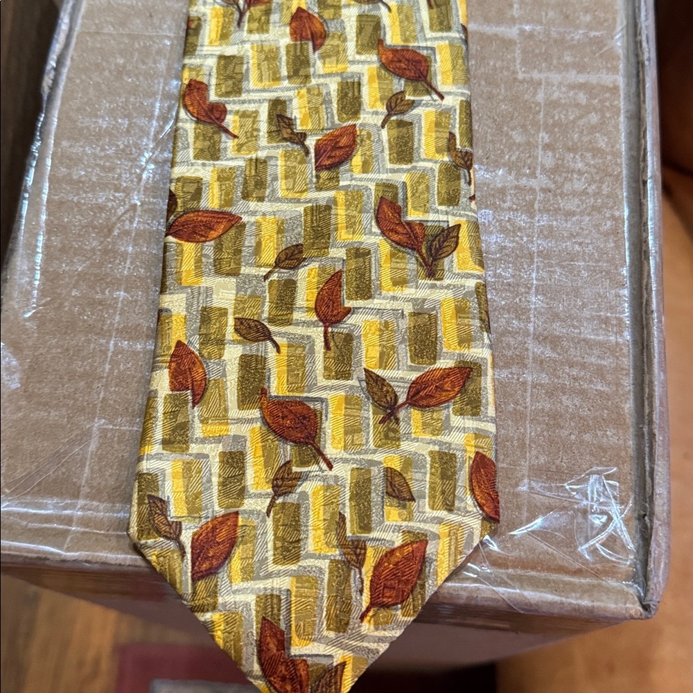 Ermenegildo Zegna Gold and Brown Leaf Pattern Tie